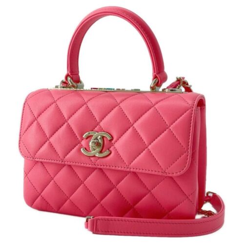 【2024年最新】シャネルの値上げの理由や価格推移を徹底解説