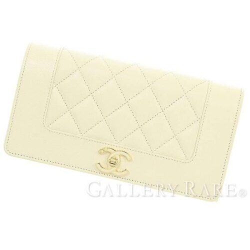 白色のブランド財布の人気おすすめランキングTOP15!メンテナンス方法を解説