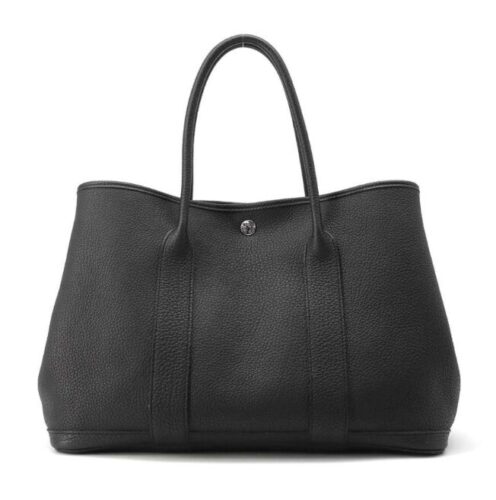 ガーデンパーティーの黒色の魅力は?