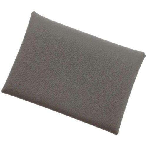 エルメスのカルヴィとカルヴィデュオの違いは?