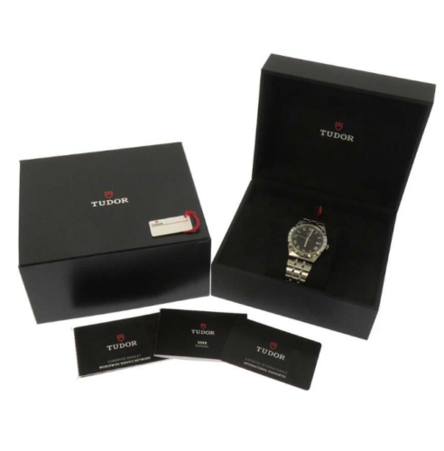 チューダーのロイヤルとはどんな時計？