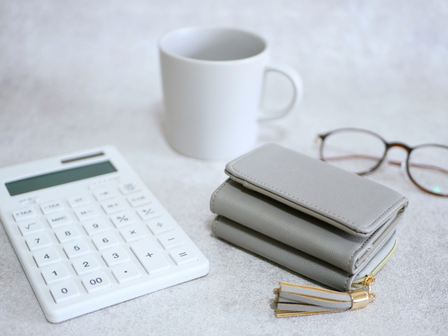 40代の女性に人気のブランド財布ランキング15選！おすすめの素材も解説