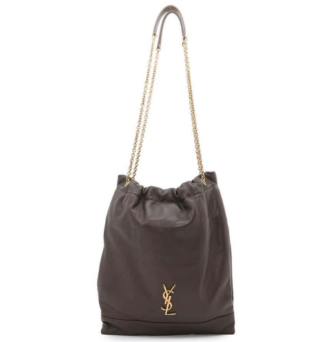 ショルダーバッグ：様々なコーディネートに合わせやすい