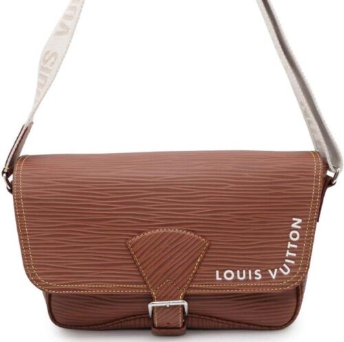 他のルイヴィトンのラインと比べて個性的