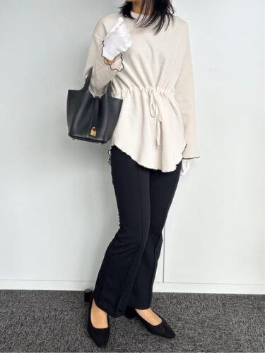 コーディネート２．シンプルコーディネートを黒色のピコタンでワンランク上に