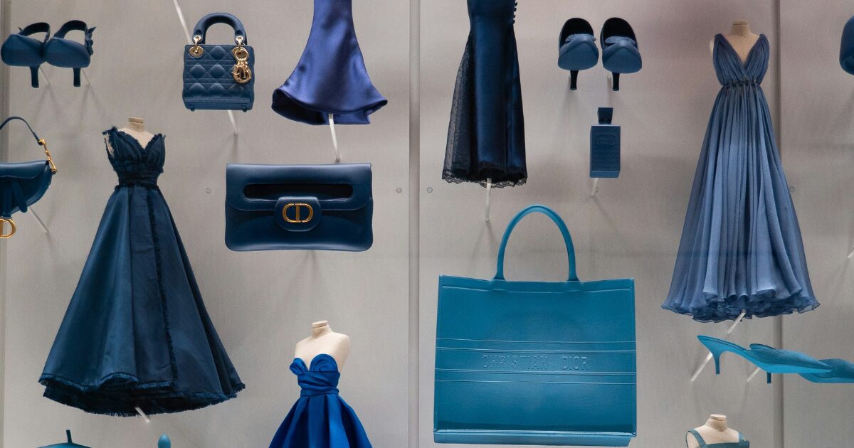 50代向け普段使いに人気のハイブランドバッグ15選！コーディネートも紹介