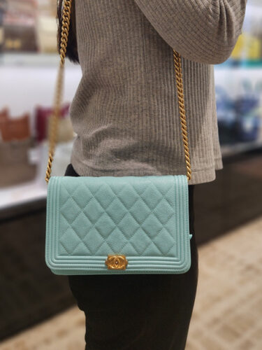 50代向け普段使いに人気のハイブランドバッグ15選！コーディネートも紹介