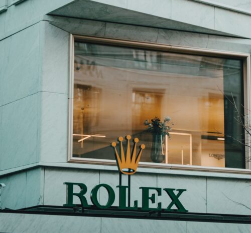 ロレックスのデイトナを定価で買う方法や買う確率を上げるコツを徹底解説