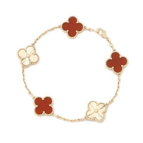 ヴァンクリーフの人気のおすすめブレスレット10選！ブランドの魅力も解説