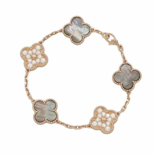 ヴァンクリーフの人気のおすすめブレスレット10選！ブランドの魅力も解説