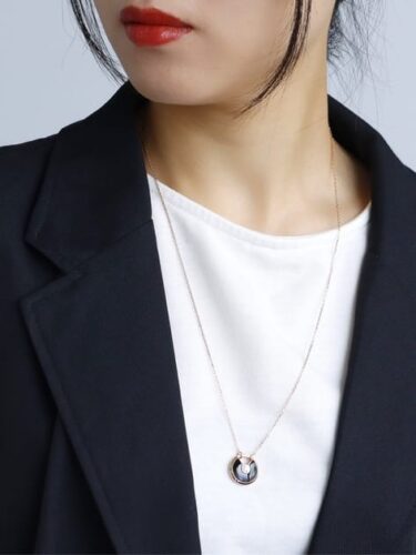 アミュレット ドゥ カルティエ ネックレス スタイリング