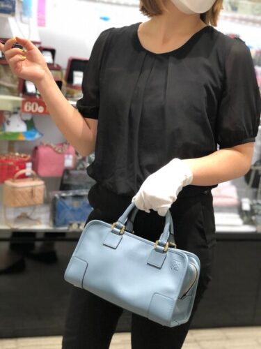 おすすめコーディネート３．くすみブルーのアマソナでさわやかコーデ