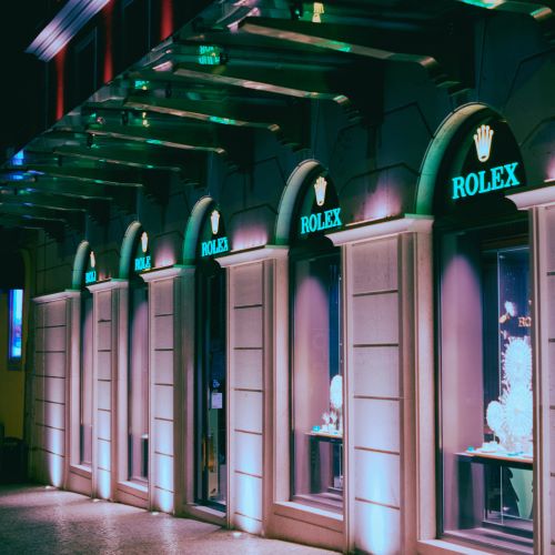 ロレックスが買えないのはなぜ？理由や正規店で在庫がない場合の対策を解説