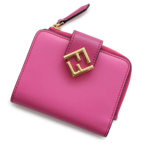 フェンディ：FFダイヤモンドレザー