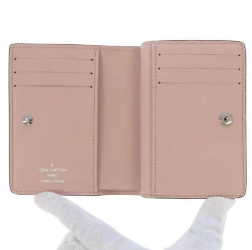 収納力：ミニ財布とは思えない実用的な設計