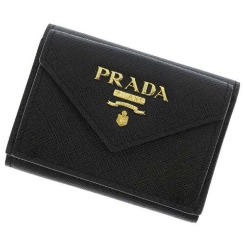 プラダ 三つ折り財布