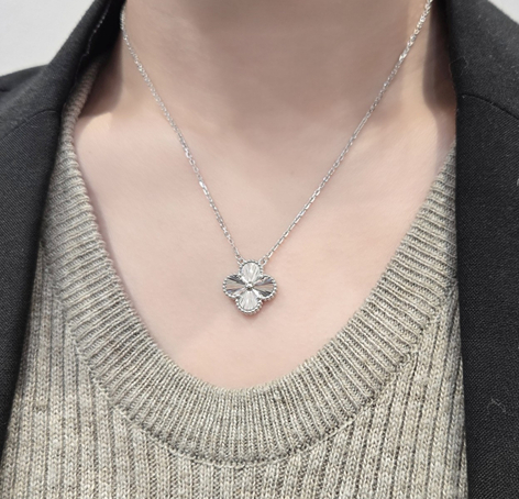 ヴァンクリーフ&アーペル ヴィンテージ アルハンブラ ペンダント ギヨシェ