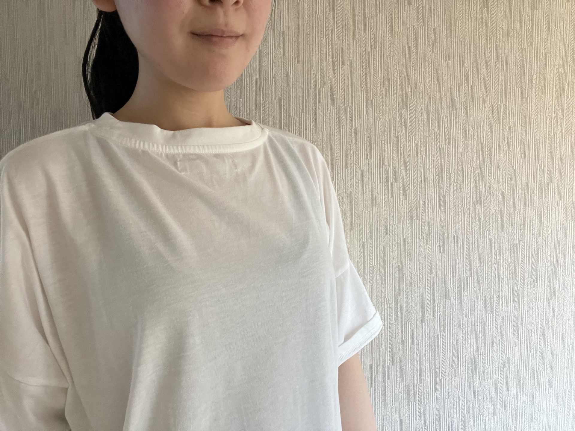 オシャレなコーデ１．シンプルな白シャツ