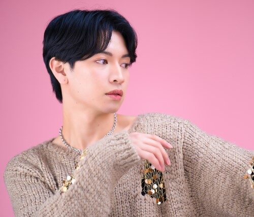 コーディネート3.ゆったりセーターと合わせて上品な装いを楽しむ