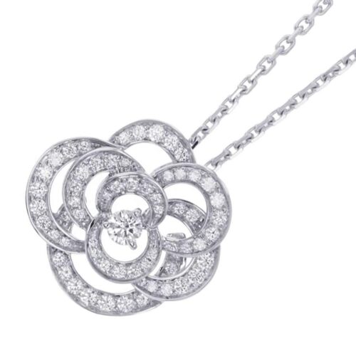 シャネルのカメリアの定価を人気アイテム別に解説！花のアイコンの由来も紹介