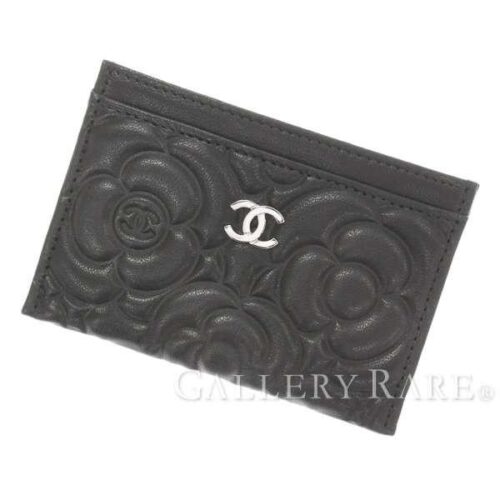 シャネルのカメリアの定価を人気アイテム別に解説！花のアイコンの由来も紹介