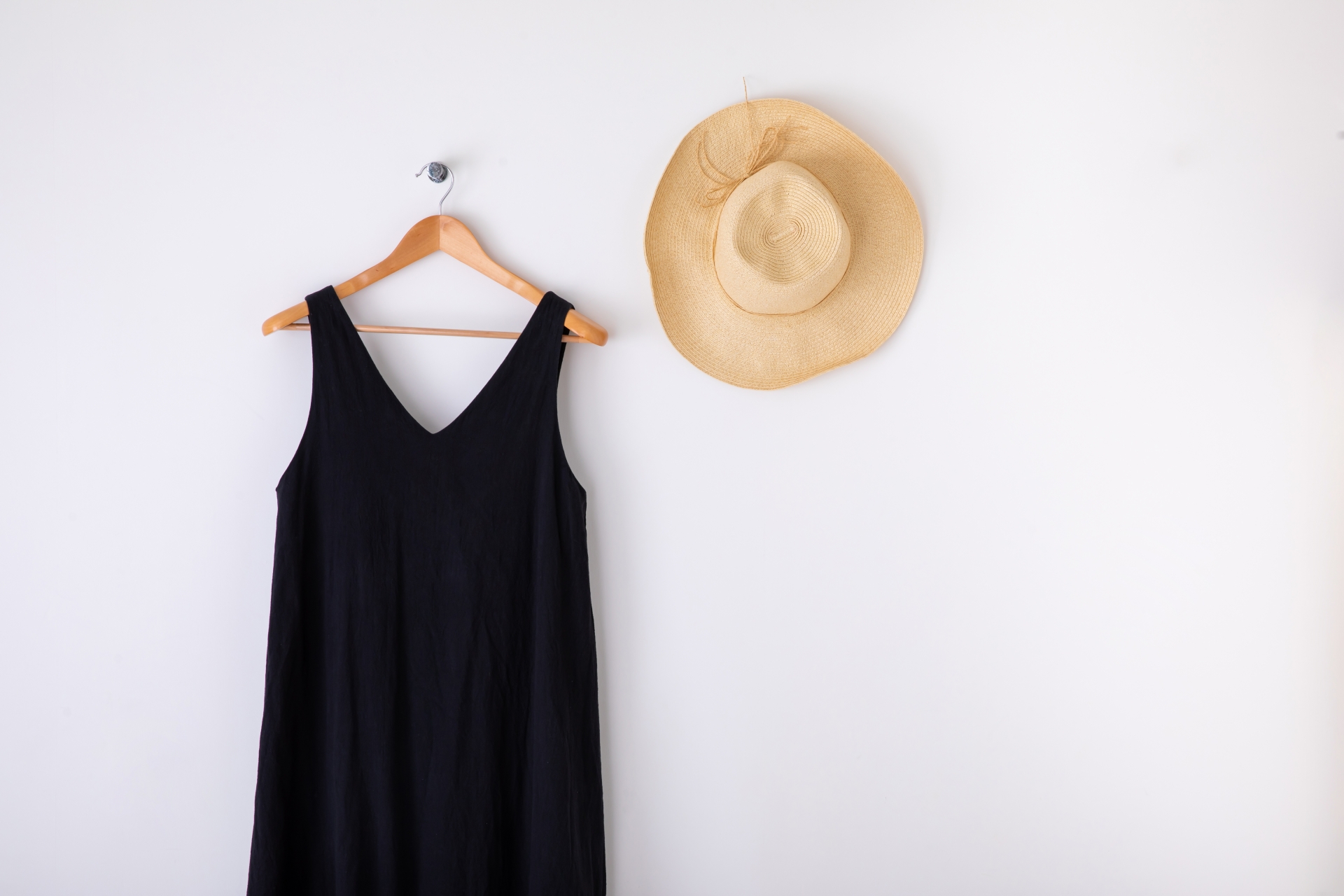 オシャレなコーデ２．ブラックドレス