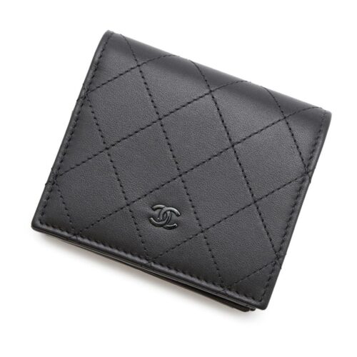 シャネル　二つ折り財布