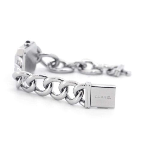 シャネルのプルミエールの資産価値は?購入のコツもご紹介!