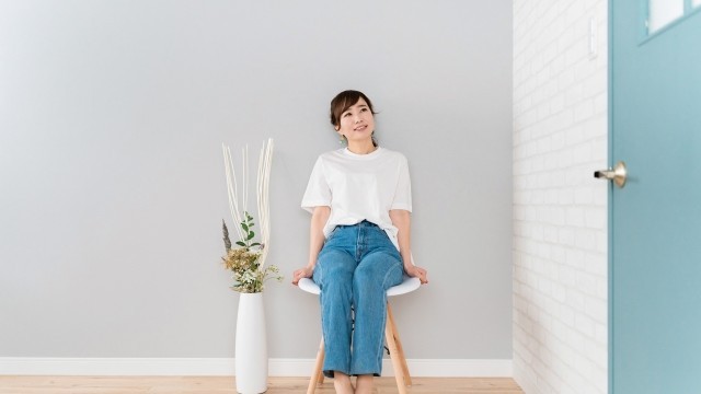 ティファニーのハードウェアのコーディネート3.シンプルなTシャツやデニムに合わせて