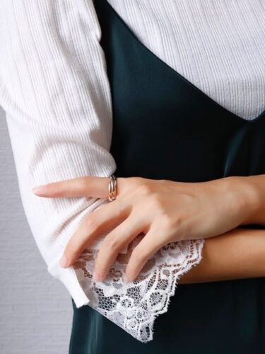 40代に人気のカルティエの指輪13選!選び方やおすすめコーデも徹底解説!