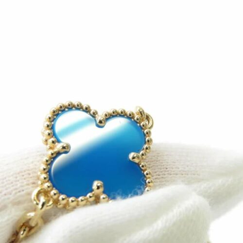 50代にふさわしいアルハンブラのネックレス11選！おすすめ素材もご紹介