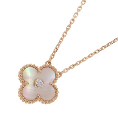 50代にふさわしいアルハンブラのネックレス11選！おすすめ素材もご紹介