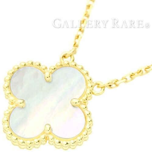 アルハンブラのネックレスは40代におすすめ！おしゃれなコーディネートも紹介