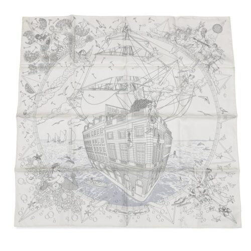 エルメスのスカーフはおばさんのイメージ？そんなことはない理由と上手な巻き方をご紹介