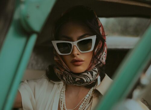 エルメスのスカーフはおばさんのイメージ？そんなことはない理由と上手な巻き方をご紹介