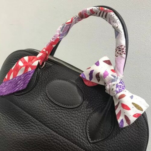 エルメスのスカーフはおばさんのイメージ？そんなことはない理由と上手な巻き方をご紹介