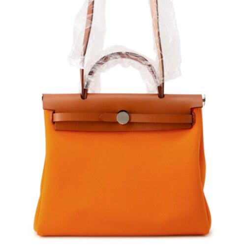 エルメスのエールバッグの定価は?サイズ展開やジップモデルの特徴を解説