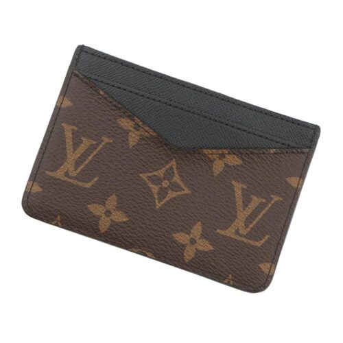 ルイヴィトンのモノグラムのバッグの種類を徹底解説！シーン別のおすすめコーデもご紹介