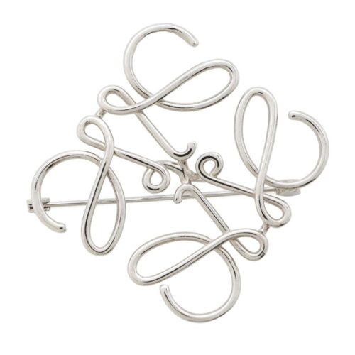 ロエベのブローチ