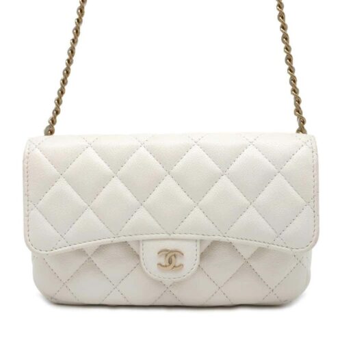 シャネルのフラップフォンケースを定価か定価より安く購入するのにおすすめの方法は？