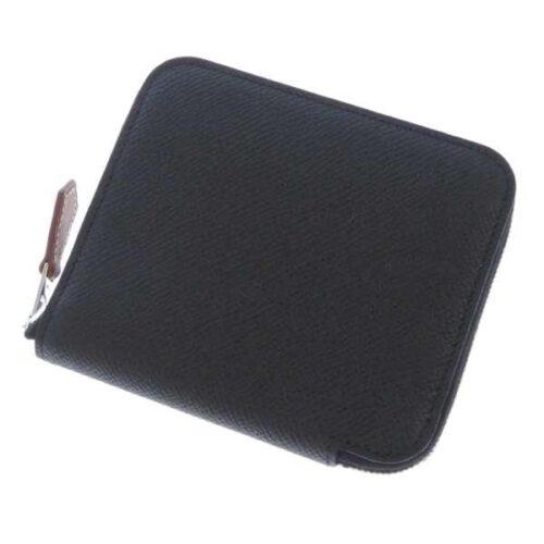 エルメスのシルクインコンパクトの参考定価はどれくらい？