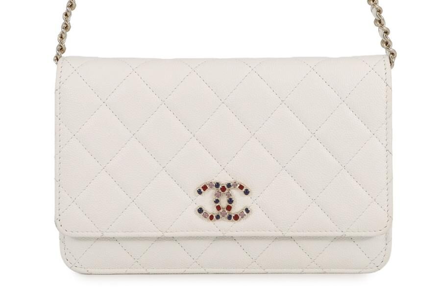 シャネルがオンラインで買えない?理由やおすすめの購入方法を解説