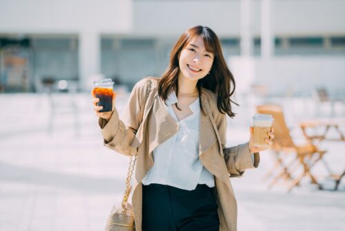 コーディネート３．どんなファッションでもまとまるトレンチコート