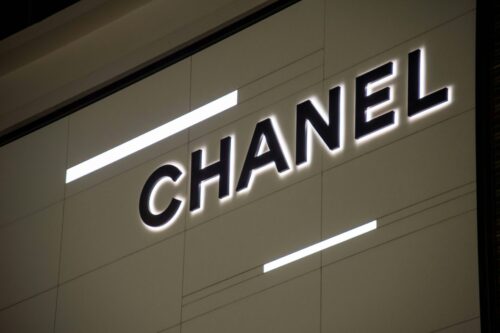 シャネルの店舗のロゴ